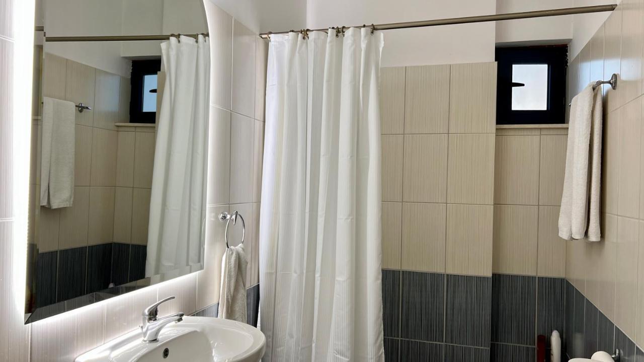 100 Meters From The Sea Apartment Xylokastro Bagian luar foto