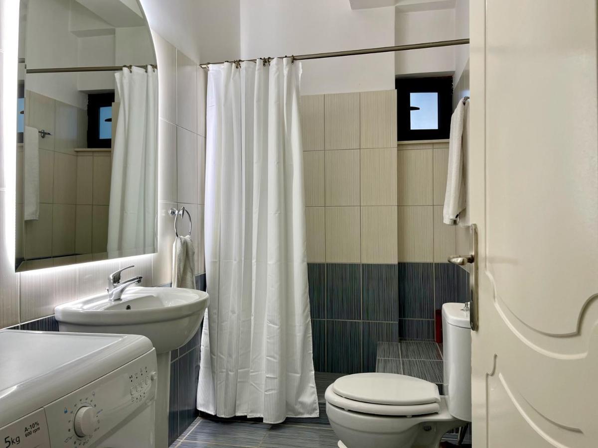 100 Meters From The Sea Apartment Xylokastro Bagian luar foto