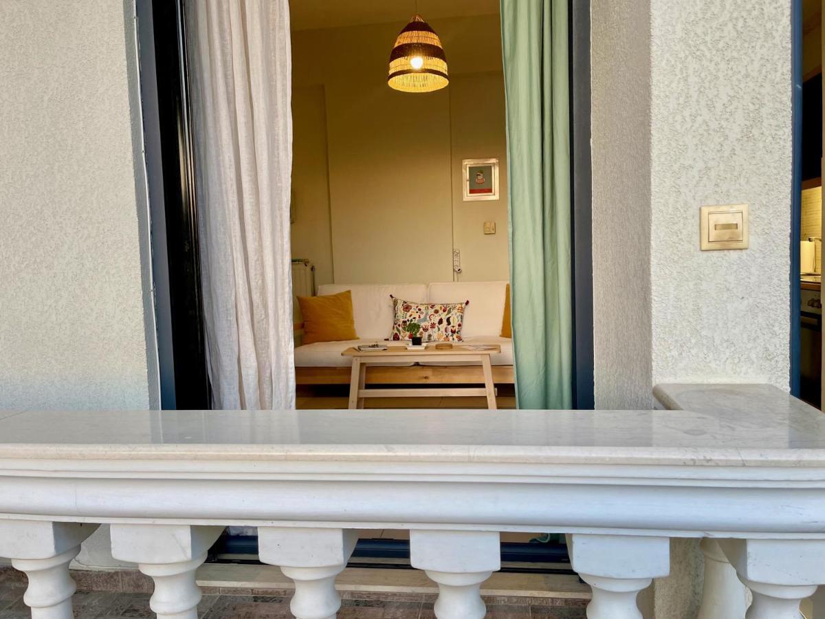 100 Meters From The Sea Apartment Xylokastro Bagian luar foto