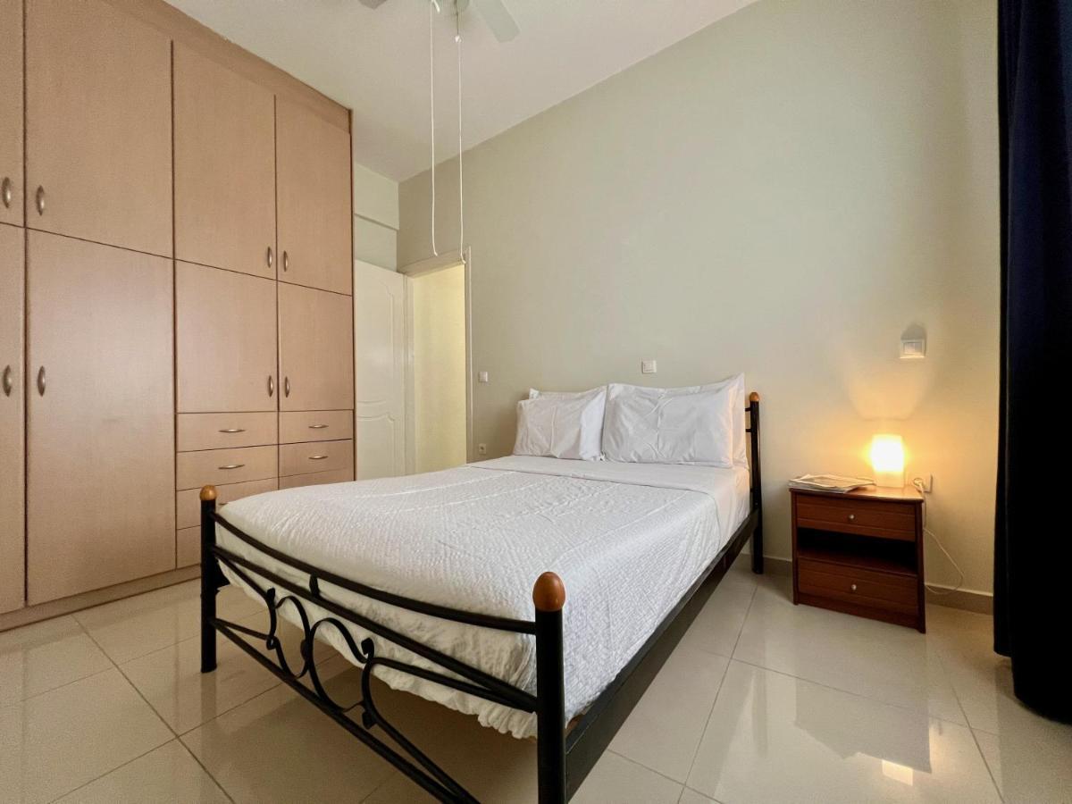 100 Meters From The Sea Apartment Xylokastro Bagian luar foto