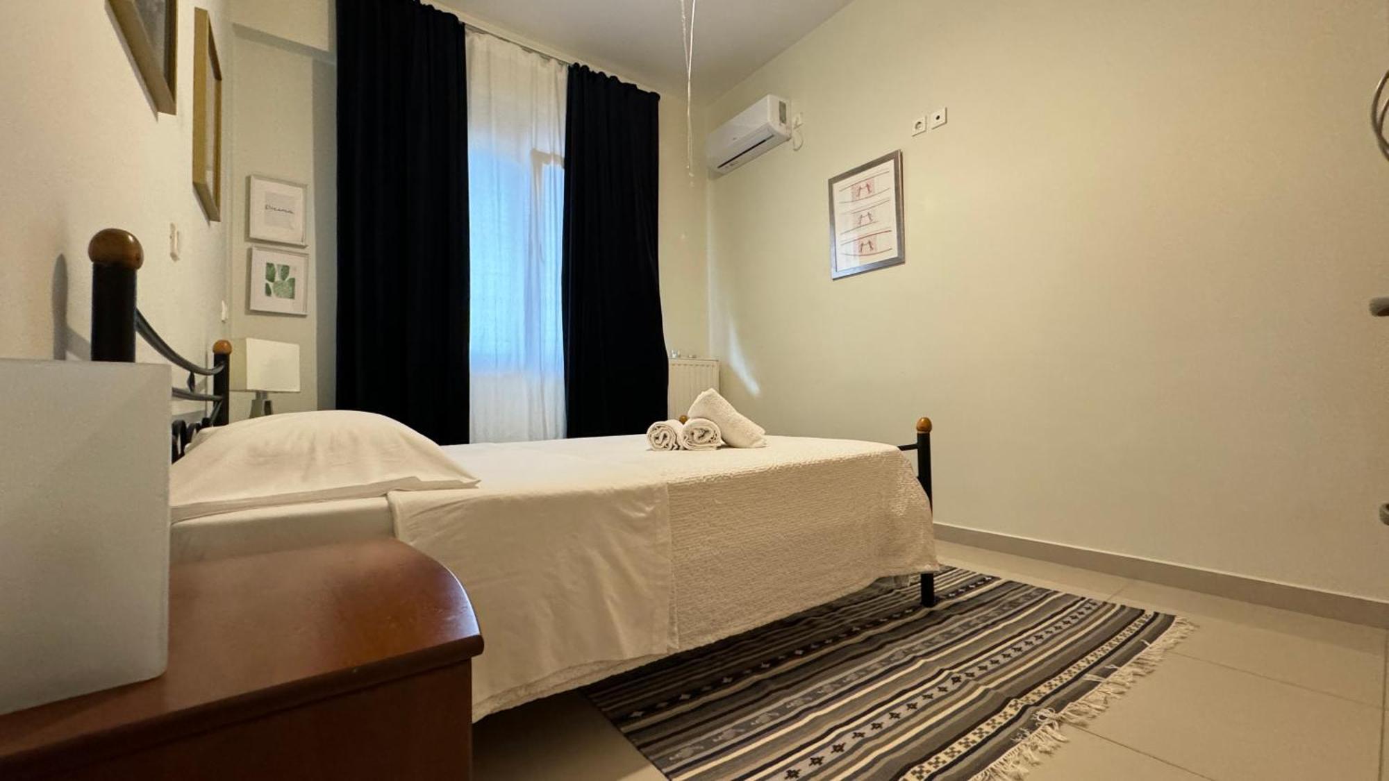 100 Meters From The Sea Apartment Xylokastro Bagian luar foto
