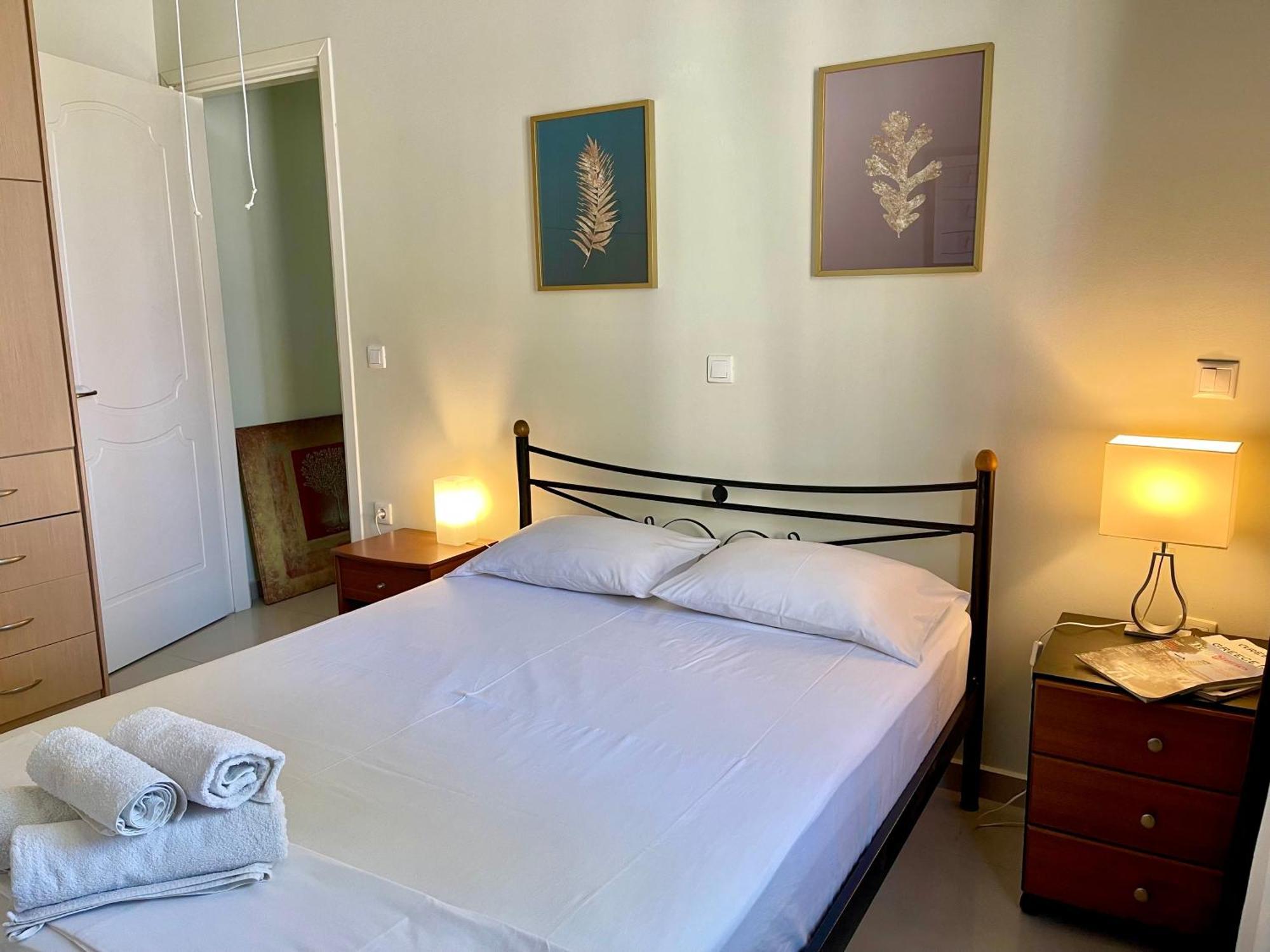 100 Meters From The Sea Apartment Xylokastro Bagian luar foto